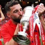 Aberdeen: Captain Graeme Shinnie to leave club