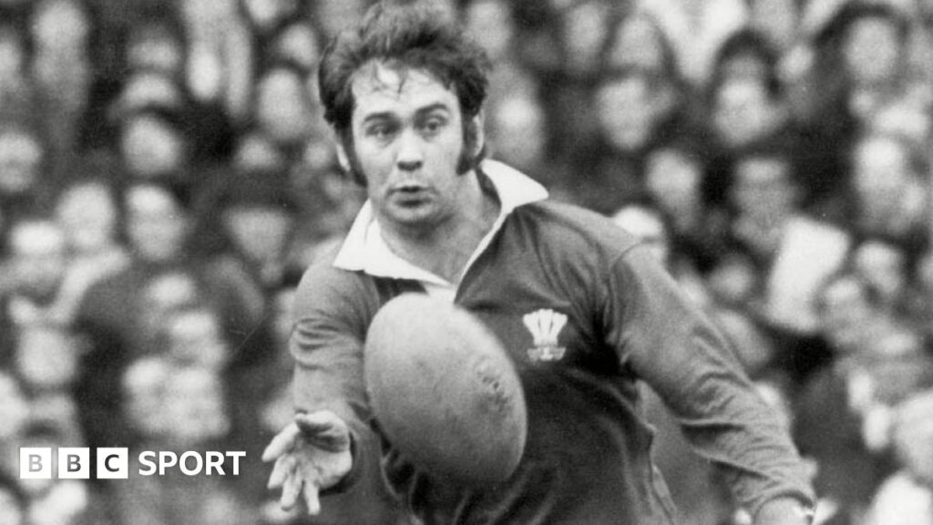 Arthur Lewis: Ebbw Vale, Wales and Lions centre dies aged 84