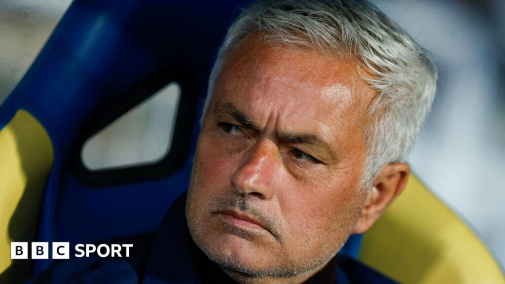 Jose Mourinho completes invincible season with Benfica