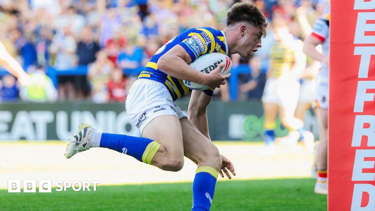 Super League: Warrington 26-12 Bradford – Wolves win again and go second