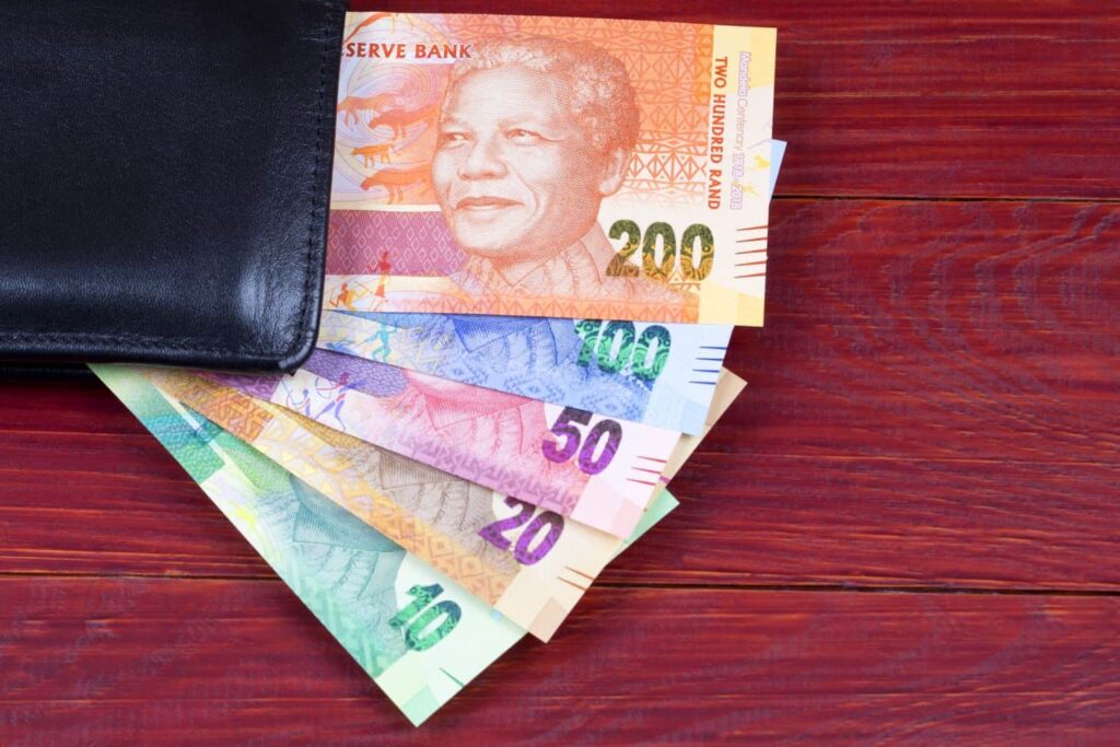 Average take-home pay declines in April: Here’s how much people earned