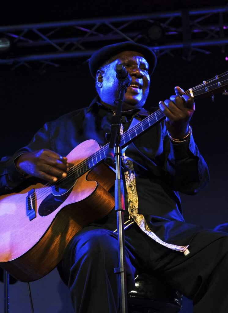 Vusi Mahlasela has never stopped singing for change – The Mail & Guardian