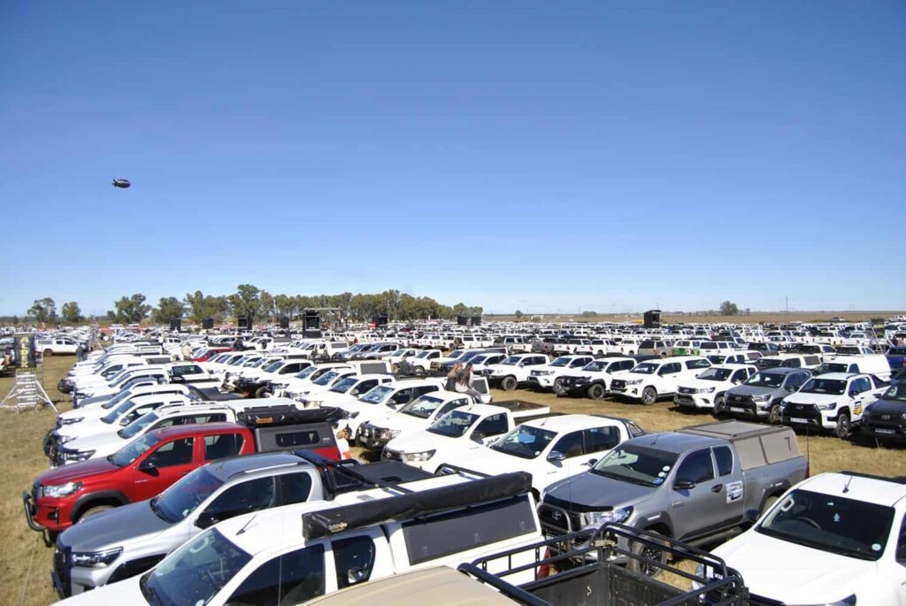 Record attempt sees over 1 500 Toyota Hilux vehicles descend on Nampo