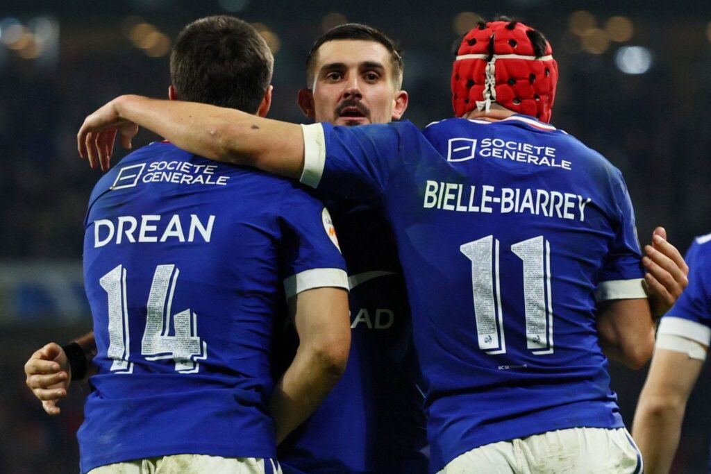 France star to have heart surgery