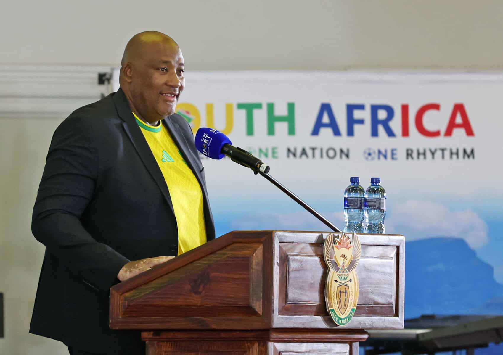 McKenzie slams Safa as Bafana World Cup departure delayed