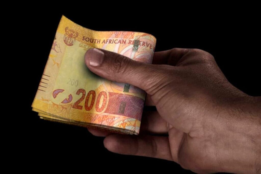 Government pays school feeding staff below minimum wage