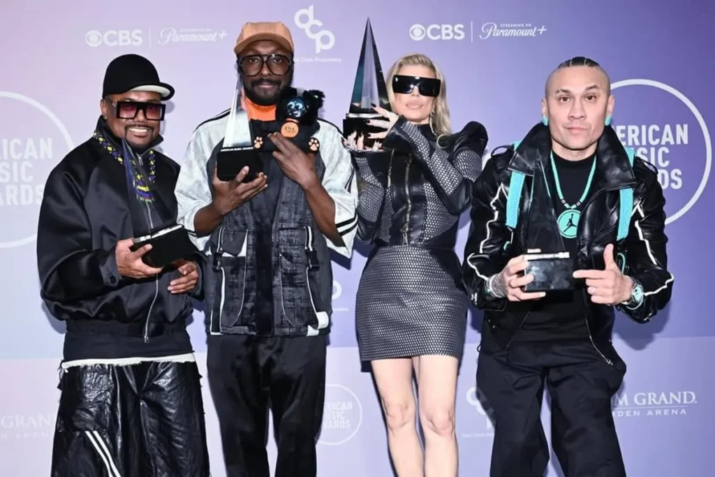Black Eyed Peas win ‘Best Throwback Song’ trophy at the AMAs