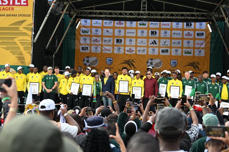 Soccer-South Africa to depart for World Cup on Monday after visa ‘debacle’