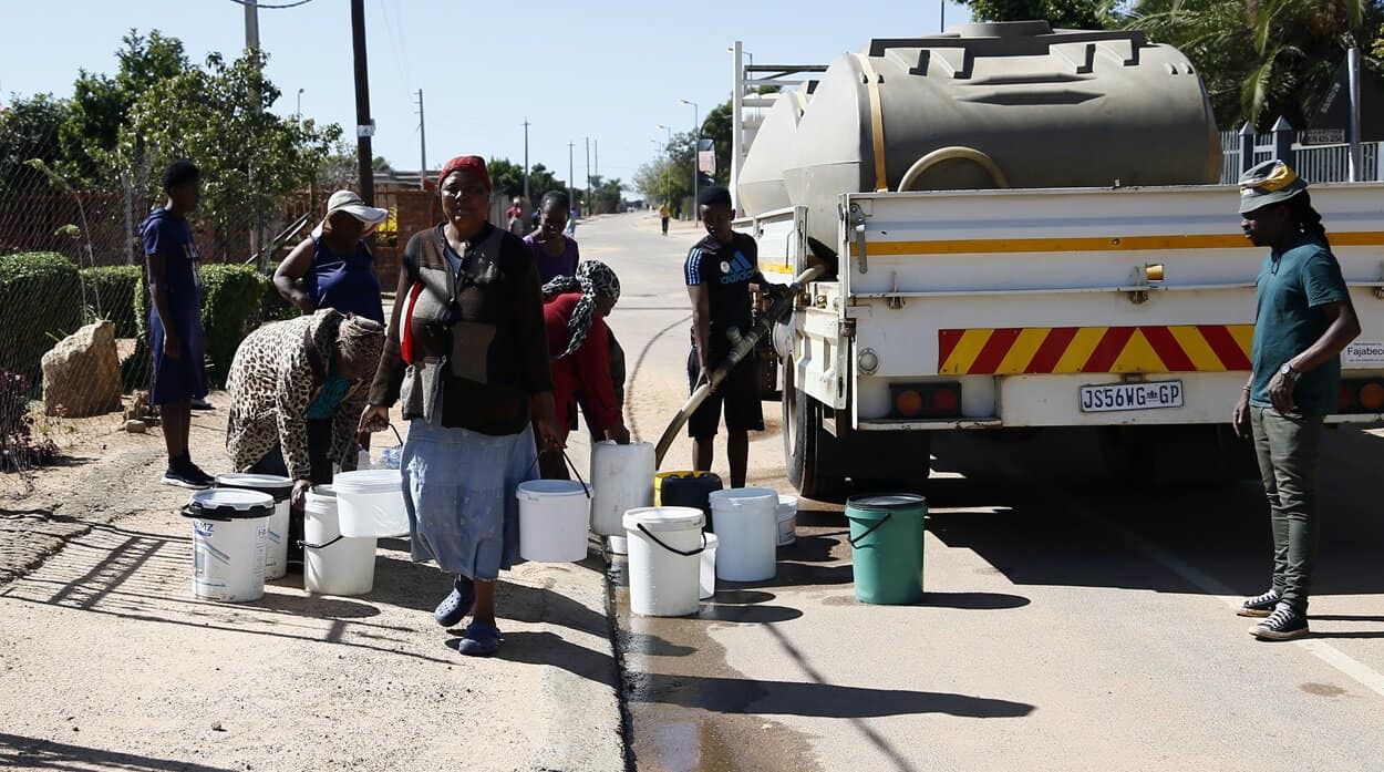 ‘Time’s running out for looters’ before local elections arrive