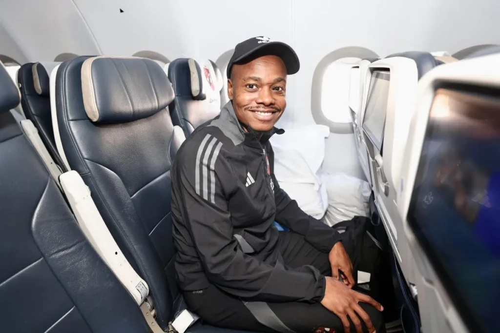 Percy Tau and former Kaizer Chiefs star become free agents after leaving Vietnam