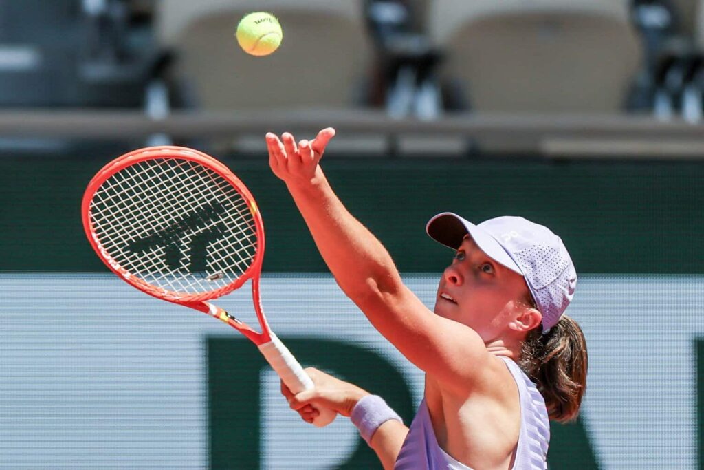 Swiatek, Rybakina cruise through opening round at Roland Garros
