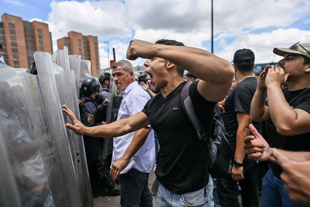24 hours in pictures, 19 May 2026
