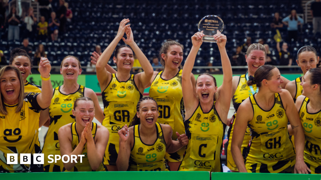 Netball Super League: Manchester Thunder reach Grand Final as Loughborough Lightning keep hopes alive