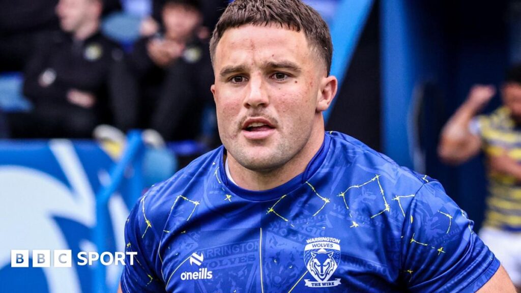 Super League: Warrington Wolves 12-4 Hull FC – Josh Smith scores two tries