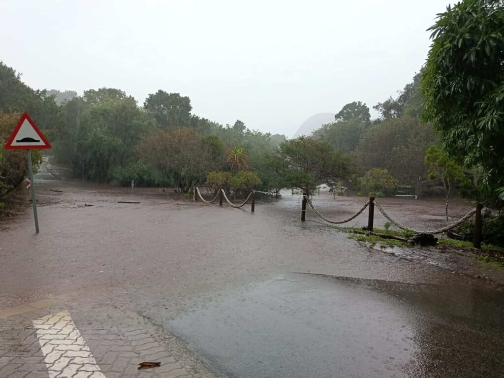 Geopolitical expert warns 22 informal settlements could be cut off if Garden Route rivers overflow