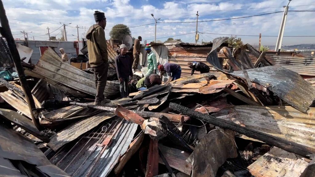 Four adult males die in Kathrada Park shack fire [video]