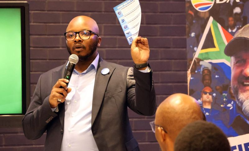 MP and friend survive violent knife attack on Gqeberha’s unlit beachfront