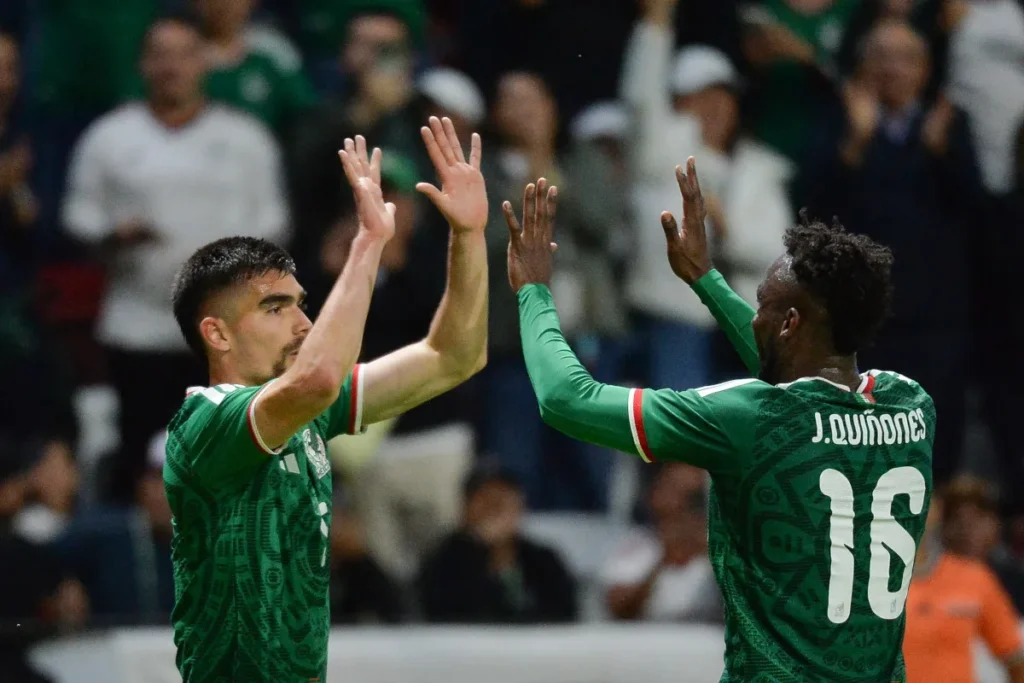 Mexico sound warning to Bafana Bafana with thumping win