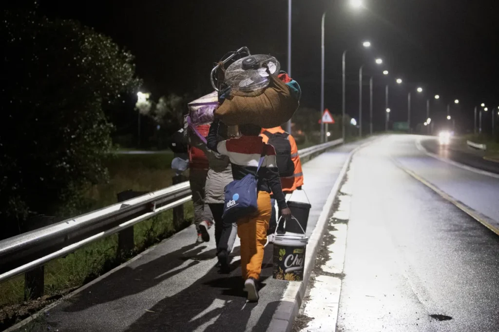Hundreds flee as South Africa anti-migrant mobs go door-to-door