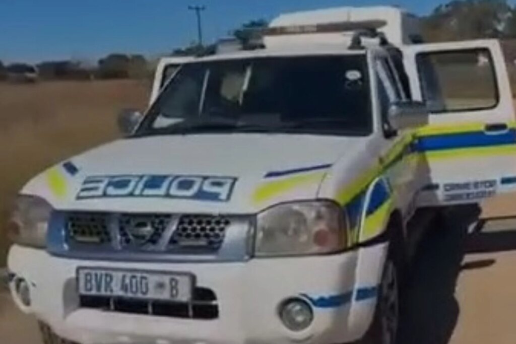 I’m Sorry’: Gauteng cop caught on camera returning R2 000 bribe after viral video