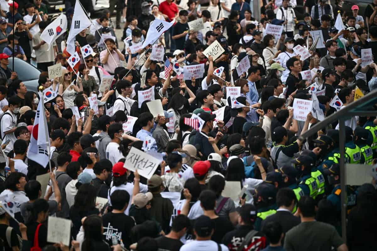 South Korea election chief quits after ballot shortage sparks blockade
