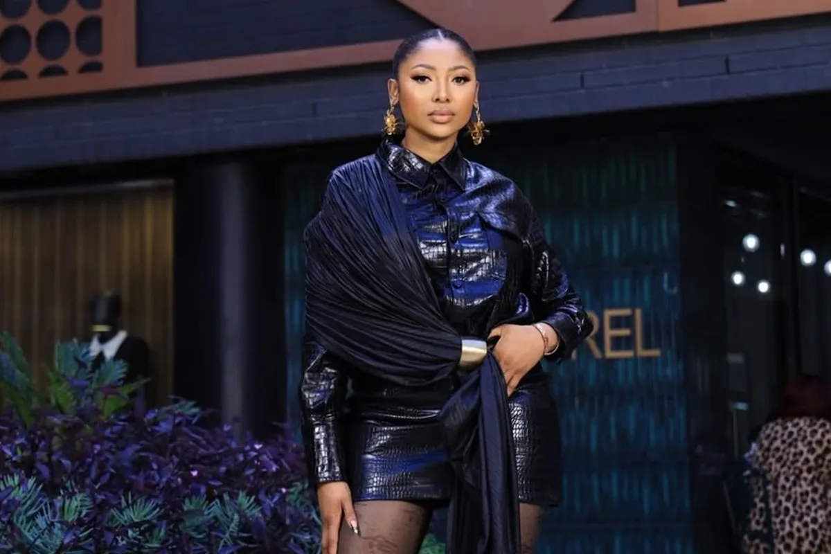 Enhle Mbali Mlotshwa gives us a tour of Essie Apparel store