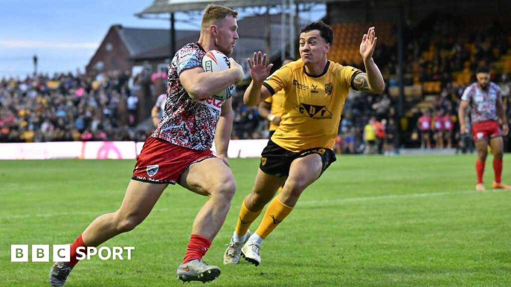 Super League: Castleford Tigers 14-24 Leigh Leopards – Cook try gives visitors win
