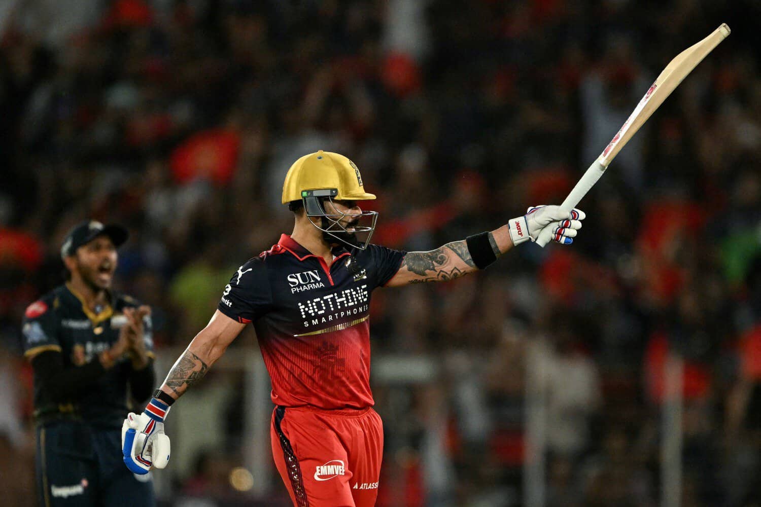 Virat Kohli leads Royal Challengers to second straight IPL title