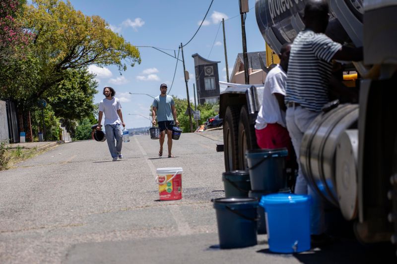 Joburg won’t name its R650m water tanker suppliers