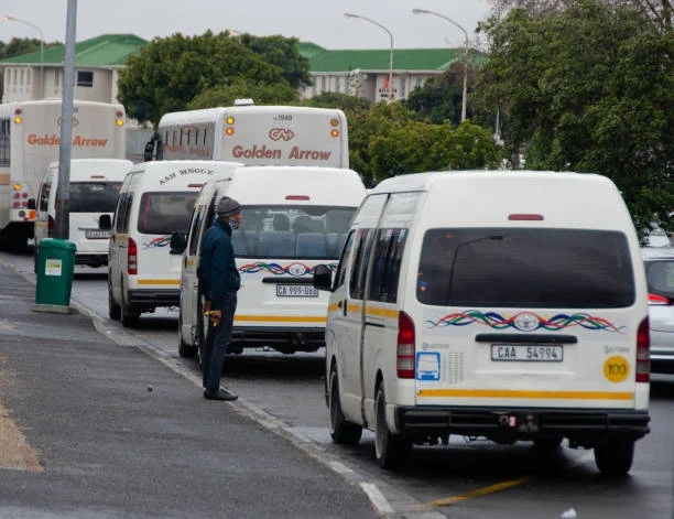 Santaco condemns viral video of alleged taxi drivers forcing bus passengers off to pay them [VIDEO]