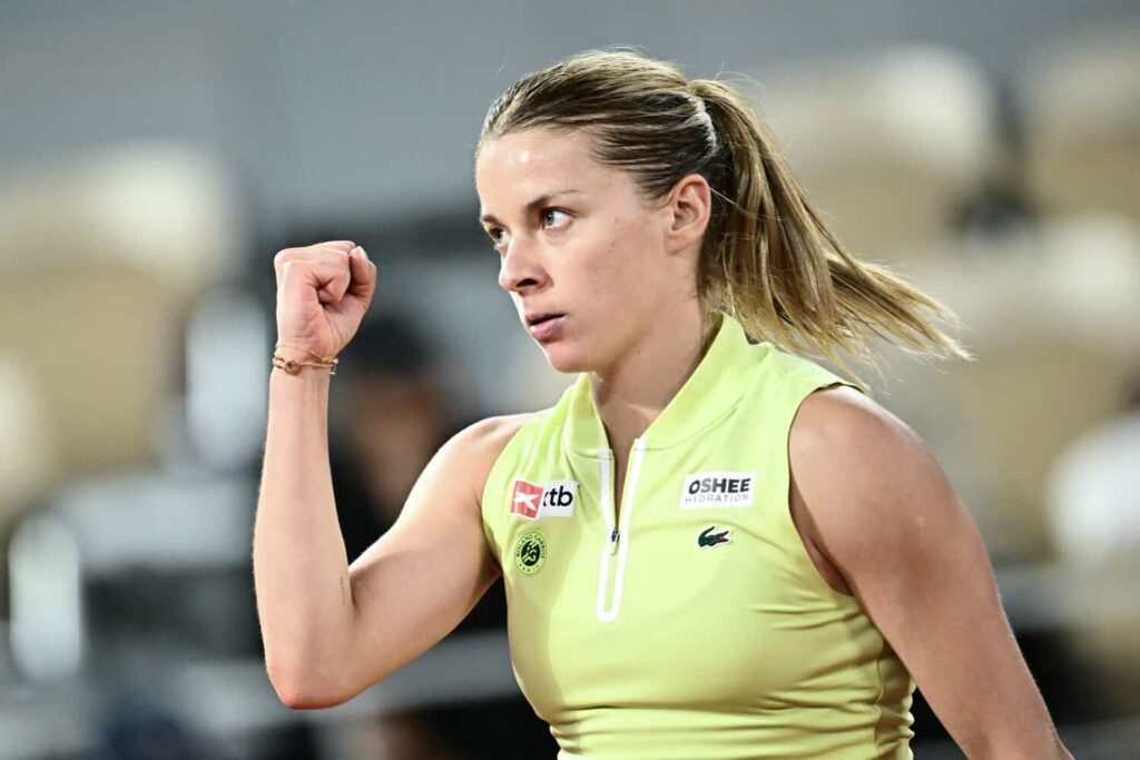 Qualifier Maja Chwalinska makes history by reaching French Open final